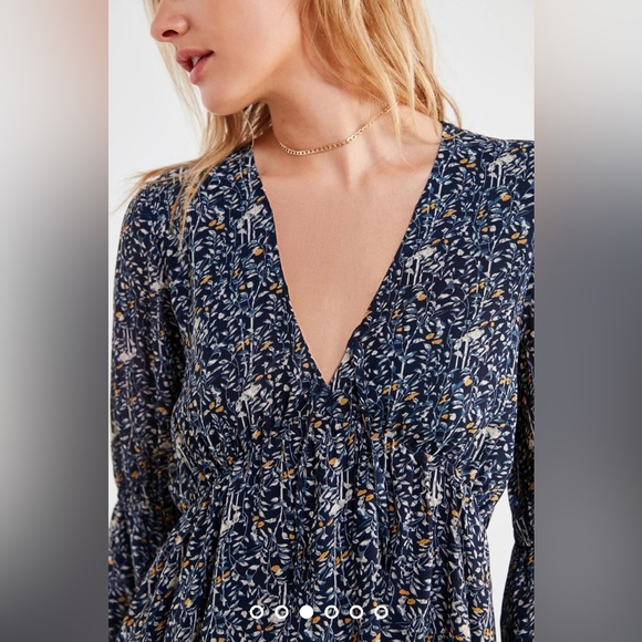 UO Lucca Couture Empire Waist Bell-Sleeve Dress - Picture 5 of 15